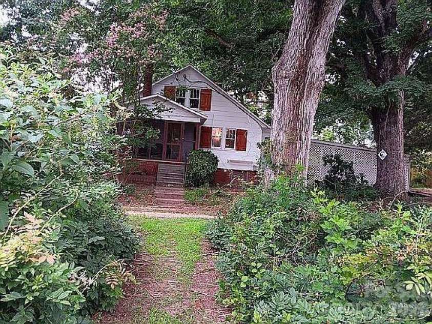4831 Sulphur Springs Road, Hickory, NC 28601.  MLS# CAR4435820, YatesRealty ID 57407. 