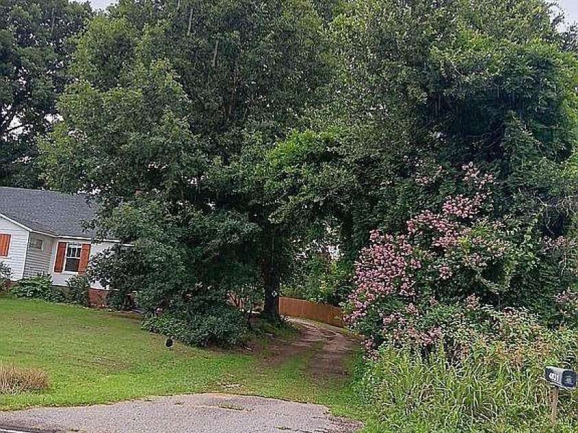 4831 Sulphur Springs Road, Hickory, NC 28601.  MLS# CAR4435820, YatesRealty ID 57407. 