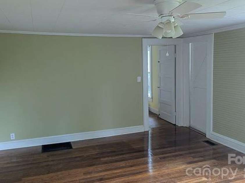 4831 Sulphur Springs Road, Hickory, NC 28601.  MLS# CAR4435820, YatesRealty ID 57407. 