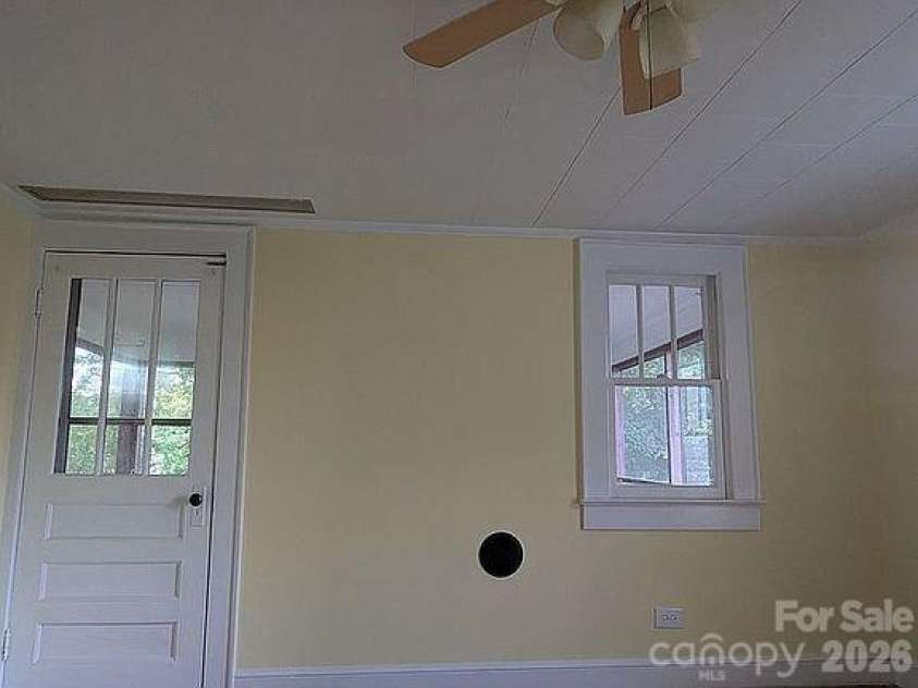 4831 Sulphur Springs Road, Hickory, NC 28601.  MLS# CAR4435820, YatesRealty ID 57407. 
