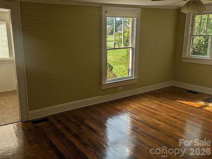 4831 Sulphur Springs Road, Hickory, NC 28601.  MLS# CAR4435820, YatesRealty ID 57407. 