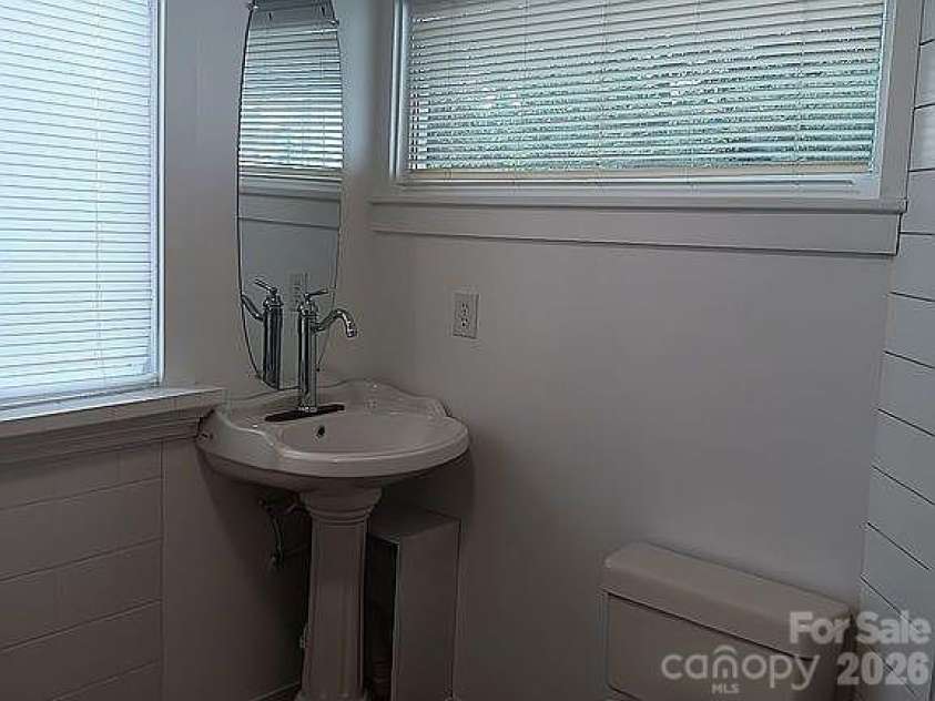4831 Sulphur Springs Road, Hickory, NC 28601.  MLS# CAR4435820, YatesRealty ID 57407. 