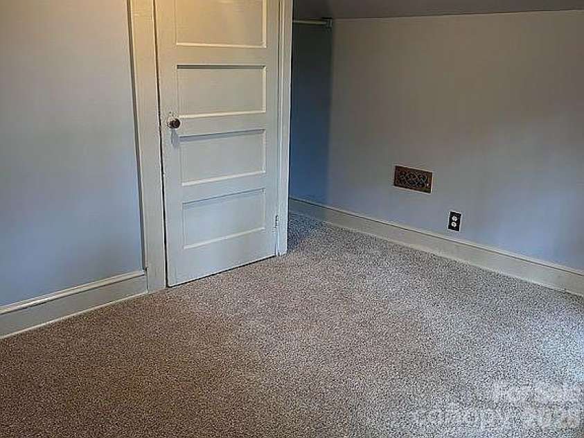 4831 Sulphur Springs Road, Hickory, NC 28601.  MLS# CAR4435820, YatesRealty ID 57407. 