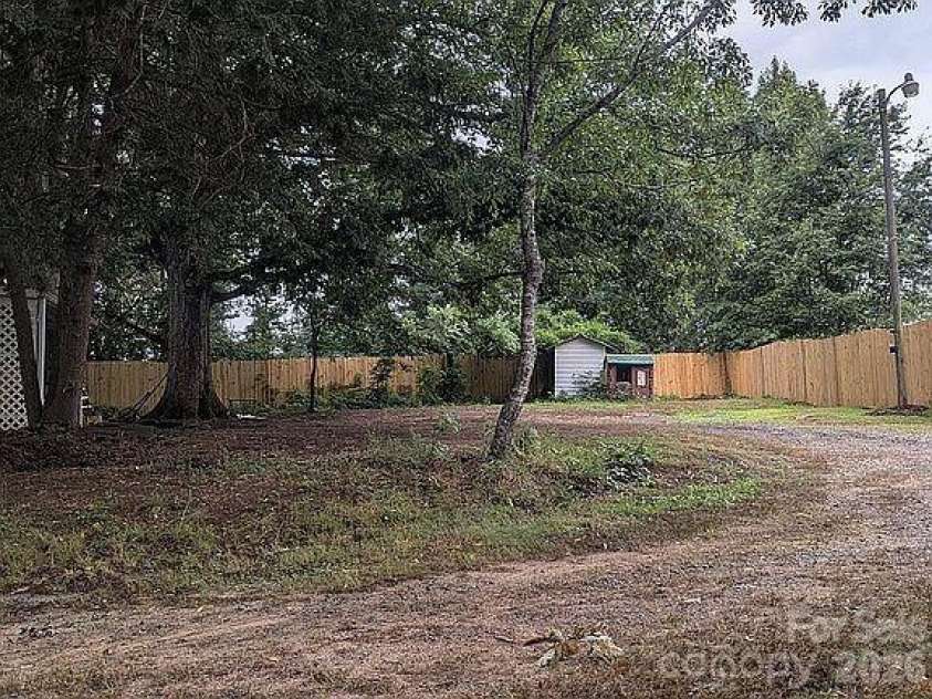 4831 Sulphur Springs Road, Hickory, NC 28601.  MLS# CAR4435820, YatesRealty ID 57407. 