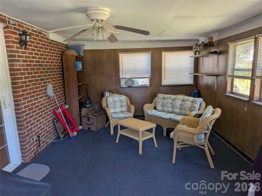 1379 Oakdale Road, Rock Hill, SC 29730.  MLS# CAR4433411, YatesRealty ID 57408. 