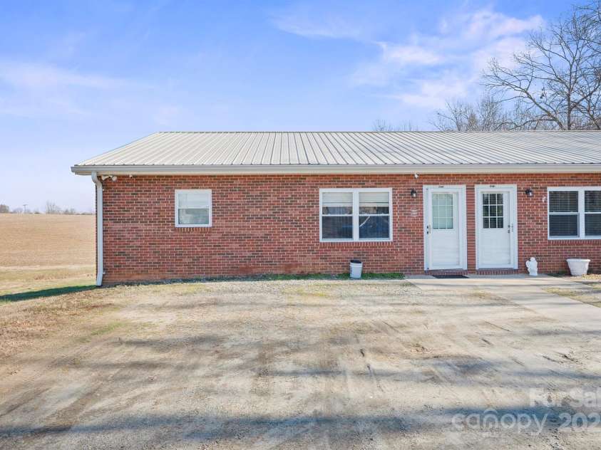 5071 ike Circle, Granite Falls, NC 28630.  MLS# CAR4216826, YatesRealty ID 5741. 