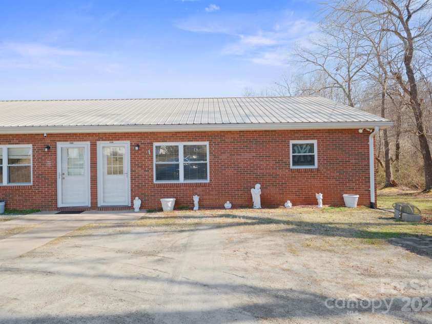 5071 ike Circle, Granite Falls, NC 28630.  MLS# CAR4216826, YatesRealty ID 5741. 