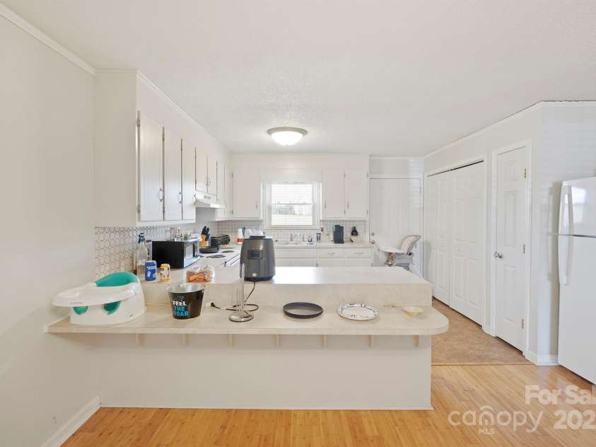 5071 ike Circle, Granite Falls, NC 28630.  MLS# CAR4216826, YatesRealty ID 5741. 