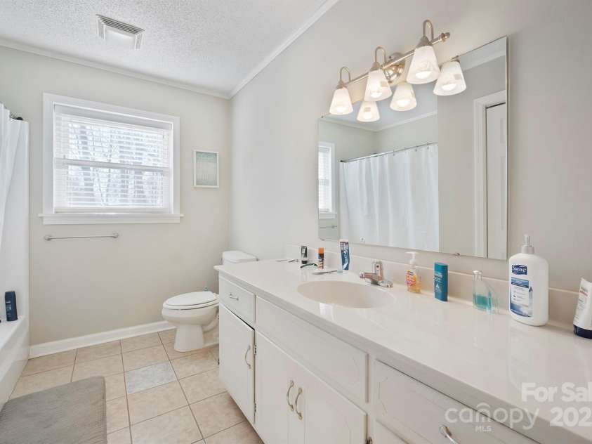 5071 ike Circle, Granite Falls, NC 28630.  MLS# CAR4216826, YatesRealty ID 5741. 