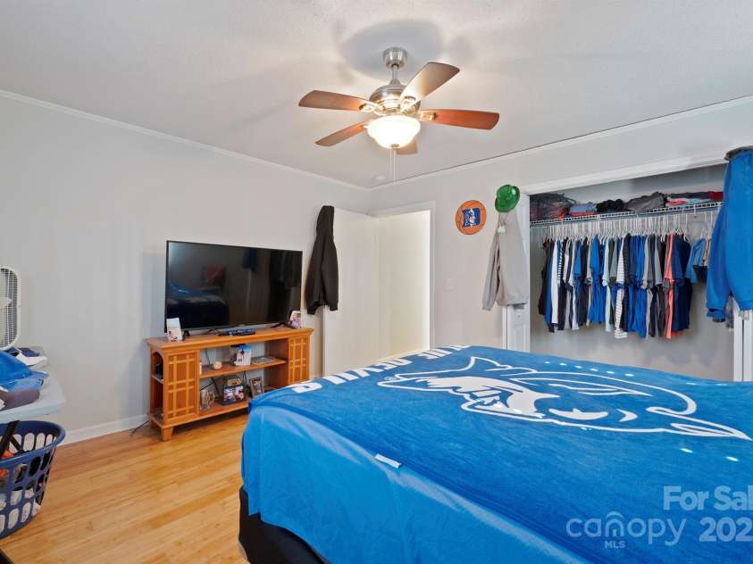 5071 ike Circle, Granite Falls, NC 28630.  MLS# CAR4216826, YatesRealty ID 5741. 