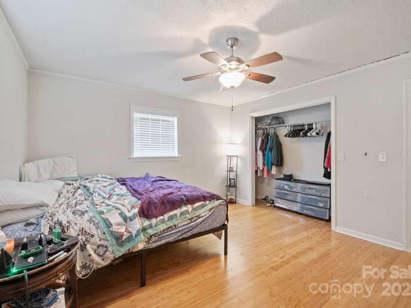 5071 ike Circle, Granite Falls, NC 28630.  MLS# CAR4216826, YatesRealty ID 5741. 