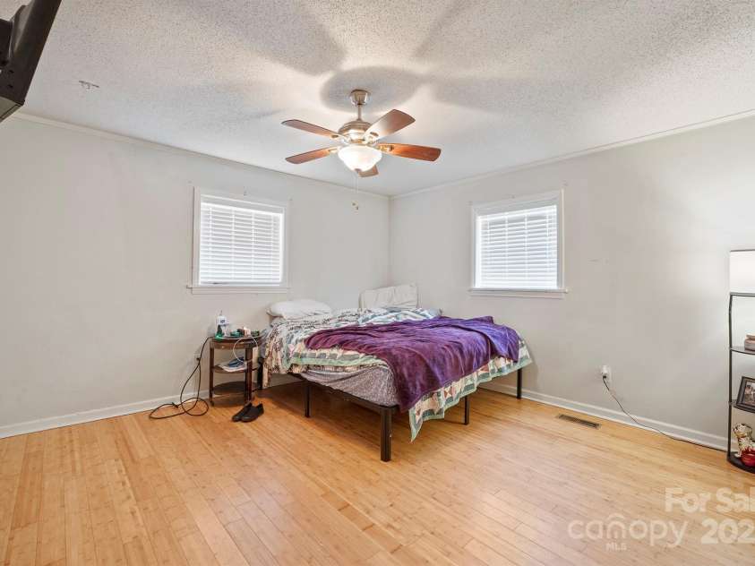 5071 ike Circle, Granite Falls, NC 28630.  MLS# CAR4216826, YatesRealty ID 5741. 