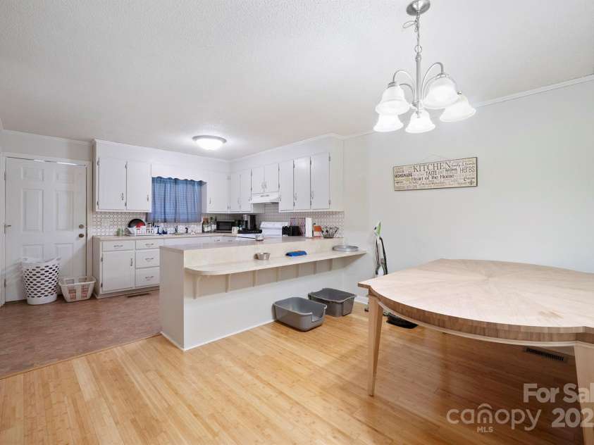 5071 ike Circle, Granite Falls, NC 28630.  MLS# CAR4216826, YatesRealty ID 5741. 