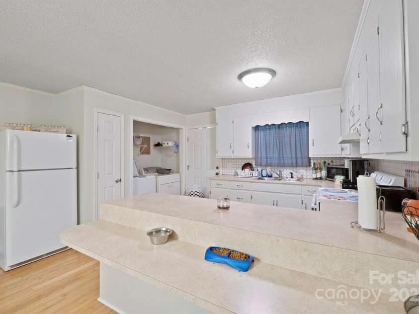 5071 ike Circle, Granite Falls, NC 28630.  MLS# CAR4216826, YatesRealty ID 5741. 