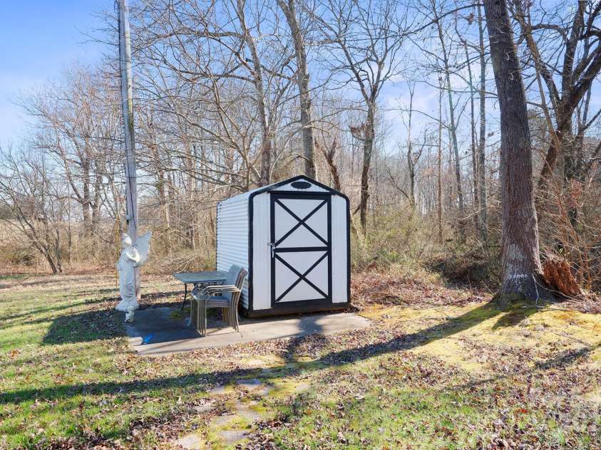 5071 ike Circle, Granite Falls, NC 28630.  MLS# CAR4216826, YatesRealty ID 5741. 