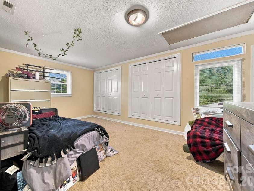 640 Diamondhead Drive, Lenoir, NC 28645.  MLS# CAR4435699, YatesRealty ID 57414. 