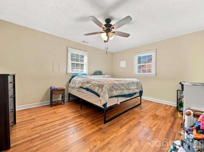 640 Diamondhead Drive, Lenoir, NC 28645.  MLS# CAR4435699, YatesRealty ID 57414. 