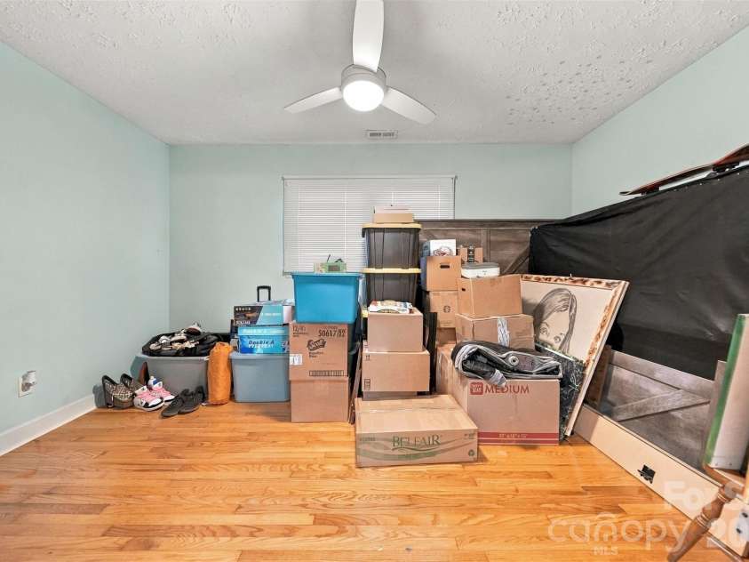640 Diamondhead Drive, Lenoir, NC 28645.  MLS# CAR4435699, YatesRealty ID 57414. 