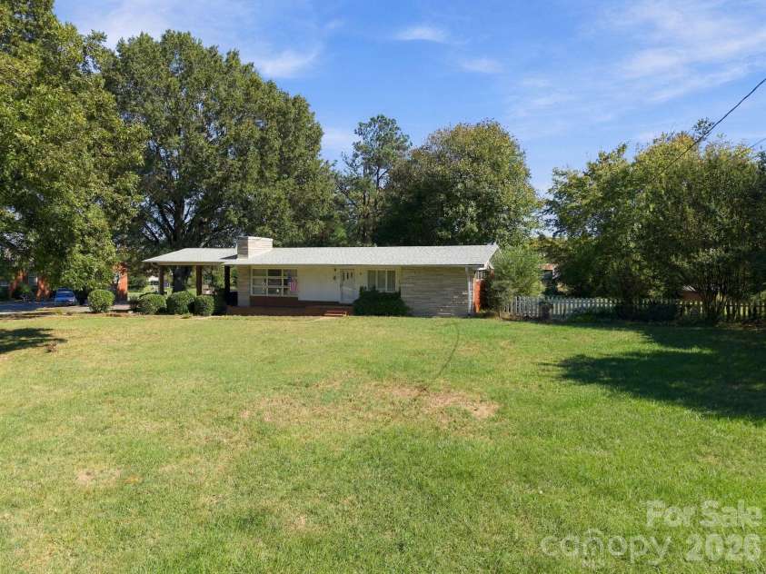 816 Central Avenue, Locust, NC 28097.  MLS# CAR4435834, YatesRealty ID 57419. 816 N Central Ave