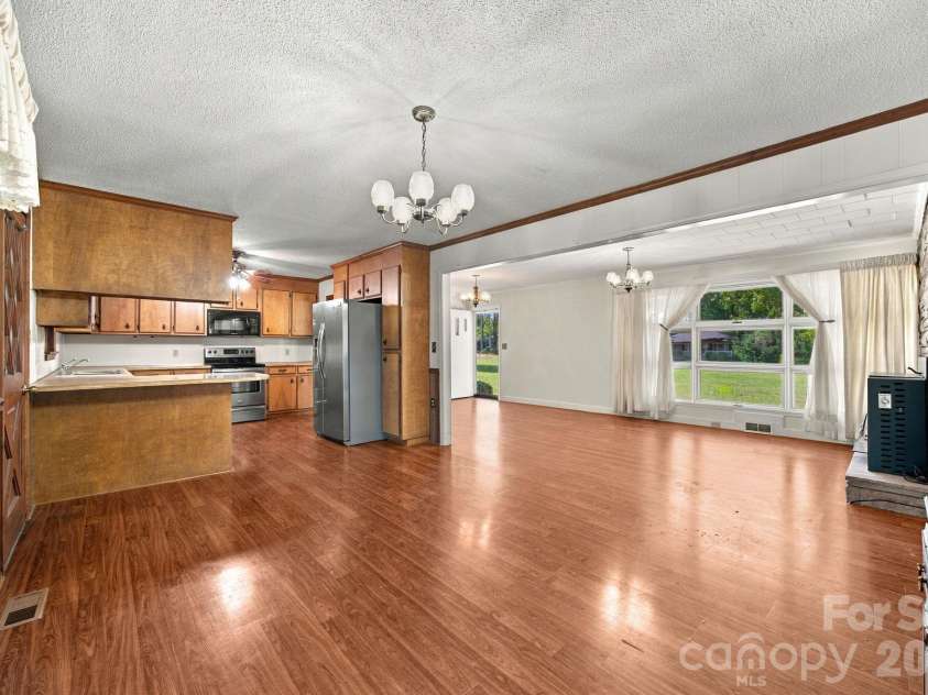 816 Central Avenue, Locust, NC 28097.  MLS# CAR4435834, YatesRealty ID 57419. Dining