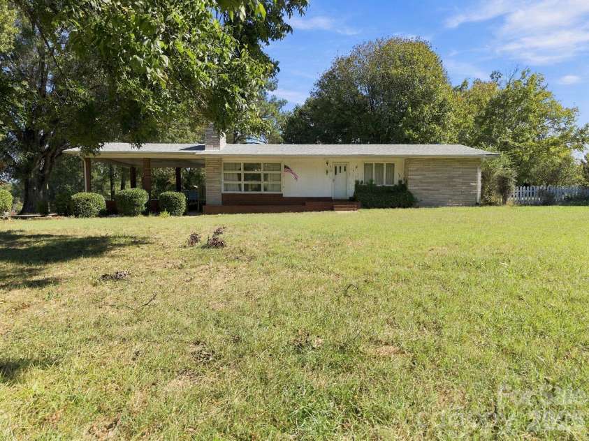 816 Central Avenue, Locust, NC 28097.  MLS# CAR4435834, YatesRealty ID 57419. Welcome Home 816 N Central Ave