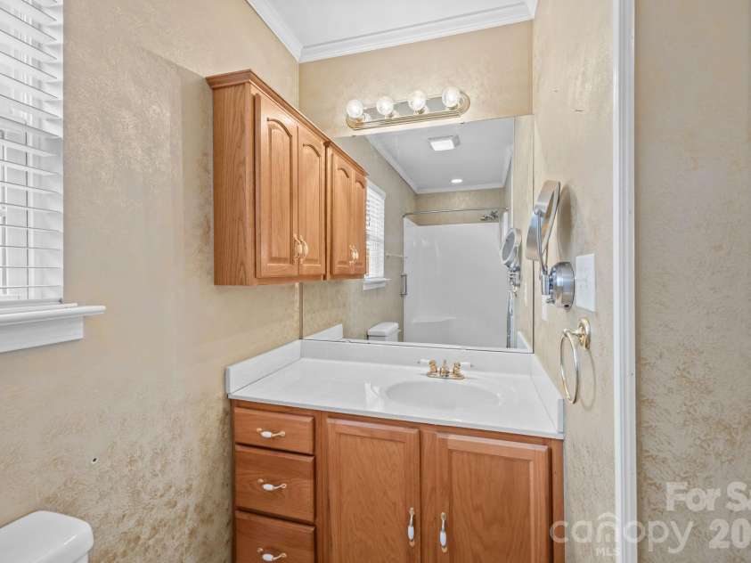 124 Deer Haven Drive, Statesville, NC 28625.  MLS# CAR4341336, YatesRealty ID 5742. 