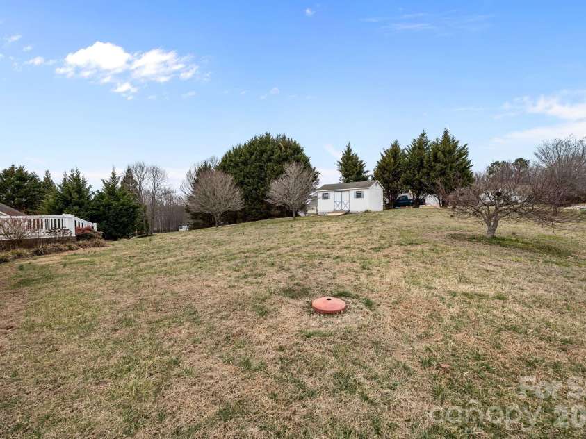 124 Deer Haven Drive, Statesville, NC 28625.  MLS# CAR4341336, YatesRealty ID 5742. 
