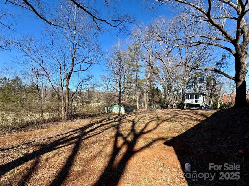 4073 Lee Cline Road, Conover, NC 28613.  MLS# CAR4225143, YatesRealty ID 5742. 