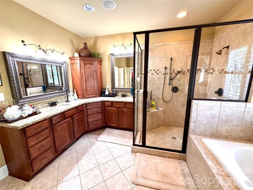 2909 Donegal Drive, Kannapolis, NC 28081.  MLS# CAR4435680, YatesRealty ID 57423. 