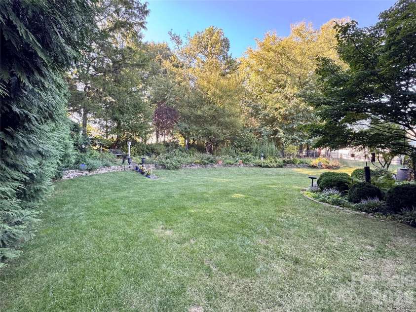 2909 Donegal Drive, Kannapolis, NC 28081.  MLS# CAR4435680, YatesRealty ID 57423. 