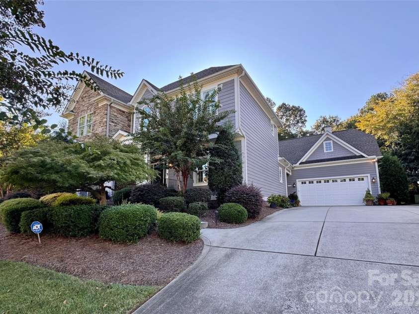 2909 Donegal Drive, Kannapolis, NC 28081.  MLS# CAR4435680, YatesRealty ID 57423. 
