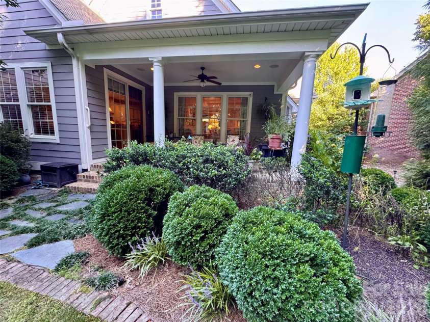 2909 Donegal Drive, Kannapolis, NC 28081.  MLS# CAR4435680, YatesRealty ID 57423. Lush landscsaping