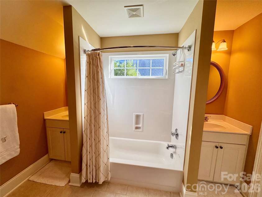 2909 Donegal Drive, Kannapolis, NC 28081.  MLS# CAR4435680, YatesRealty ID 57423. Shared Jack and Jill bathroom