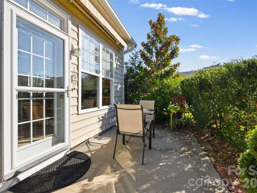 551 Pine Links Drive, Tega Cay, SC 29708.  MLS# CAR4434837, YatesRealty ID 57424. 