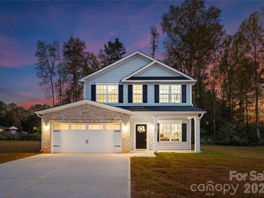 1422 Summerville Road, Charlotte, NC 28214.  MLS# CAR4333269, YatesRealty ID 5743. Representation