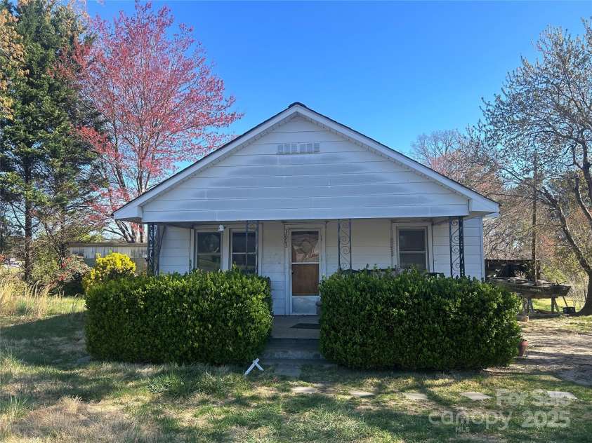 3603 NC 90 Highway, Taylorsville, NC 28681.  MLS# CAR4246162, YatesRealty ID 5743. 