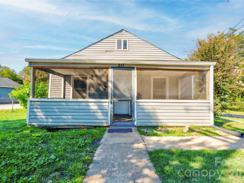 217 Lineberger Street, Shelby, NC 28150.  MLS# CAR4434778, YatesRealty ID 57430. 