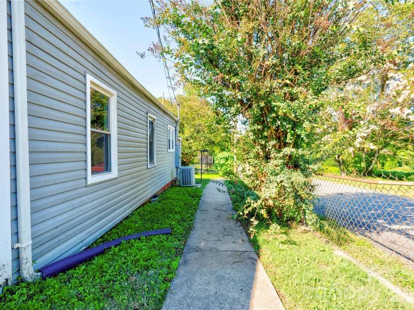 217 Lineberger Street, Shelby, NC 28150.  MLS# CAR4434778, YatesRealty ID 57430. 