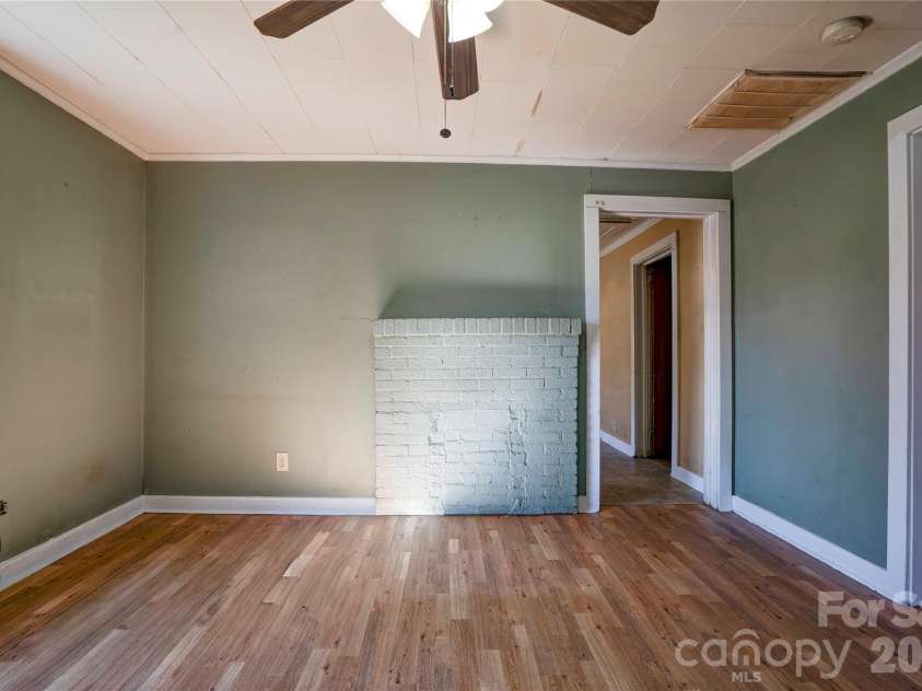 217 Lineberger Street, Shelby, NC 28150.  MLS# CAR4434778, YatesRealty ID 57430. 