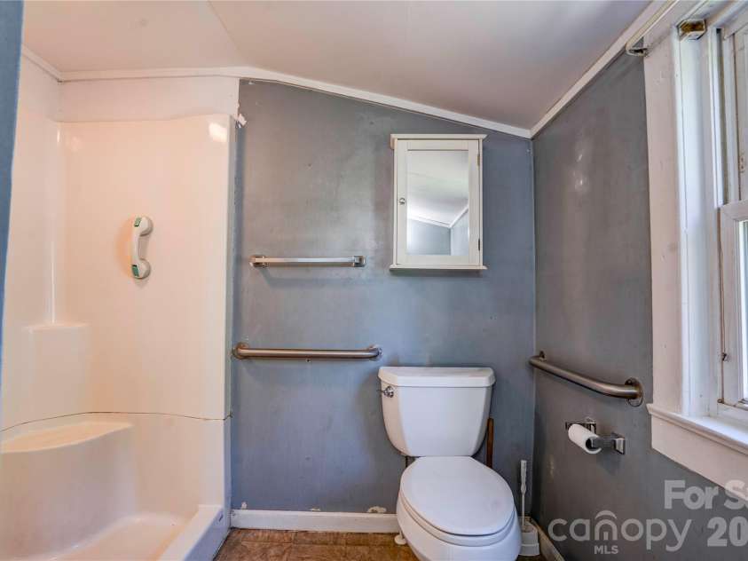 217 Lineberger Street, Shelby, NC 28150.  MLS# CAR4434778, YatesRealty ID 57430. 