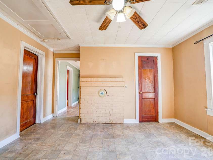217 Lineberger Street, Shelby, NC 28150.  MLS# CAR4434778, YatesRealty ID 57430. 