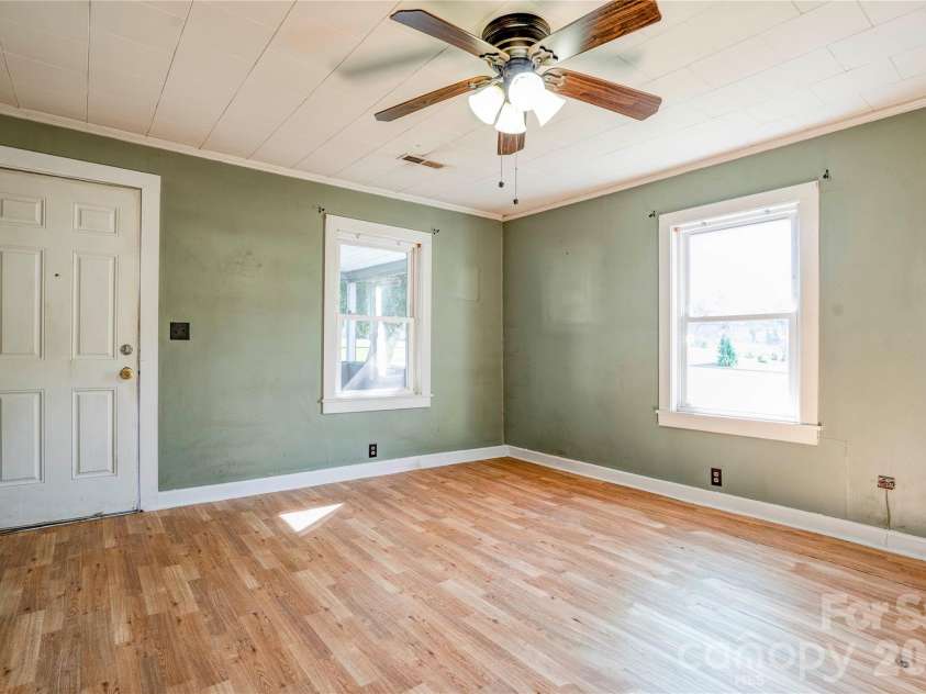 217 Lineberger Street, Shelby, NC 28150.  MLS# CAR4434778, YatesRealty ID 57430. 