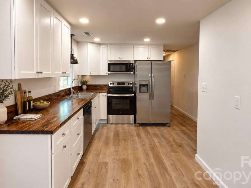 169 8th Avenue, Conover, NC 28613.  MLS# CAR4433431, YatesRealty ID 57431. Main kitchen