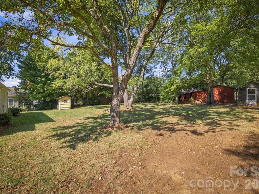 2941 Highland Drive, Lincolnton, NC 28092.  MLS# CAR4431446, YatesRealty ID 57433. 
