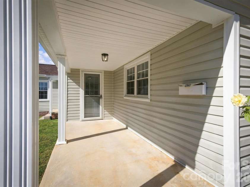 2941 Highland Drive, Lincolnton, NC 28092.  MLS# CAR4431446, YatesRealty ID 57433. 