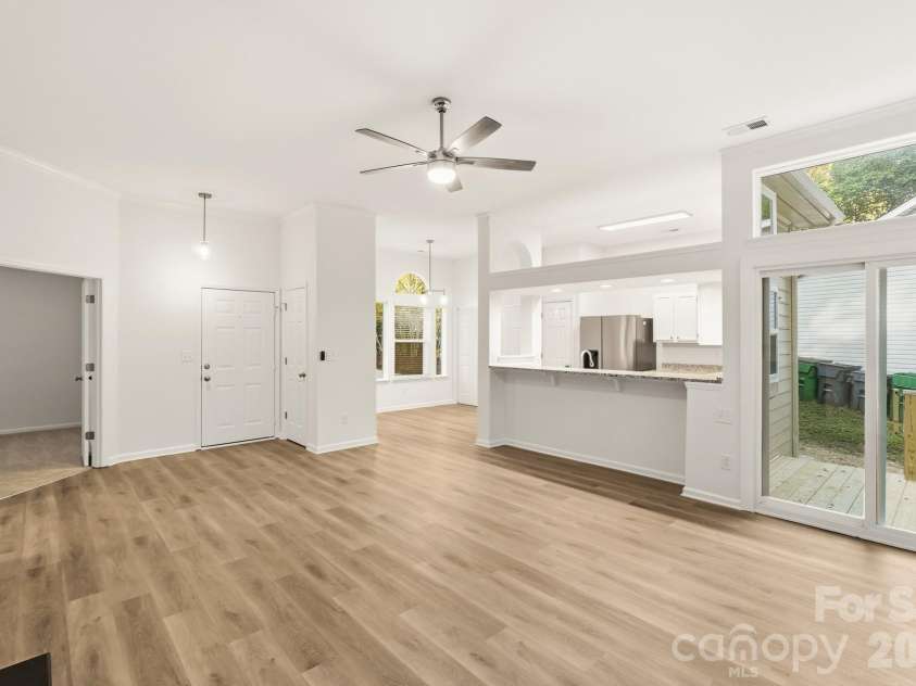 6044 Acadian Woods Drive, Charlotte, NC 28227.  MLS# CAR4430884, YatesRealty ID 57437. 