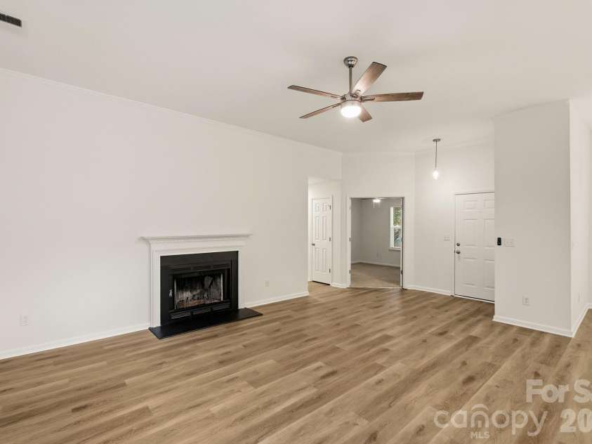 6044 Acadian Woods Drive, Charlotte, NC 28227.  MLS# CAR4430884, YatesRealty ID 57437. 