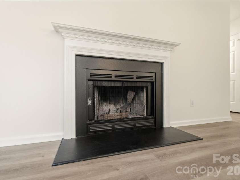 6044 Acadian Woods Drive, Charlotte, NC 28227.  MLS# CAR4430884, YatesRealty ID 57437. 