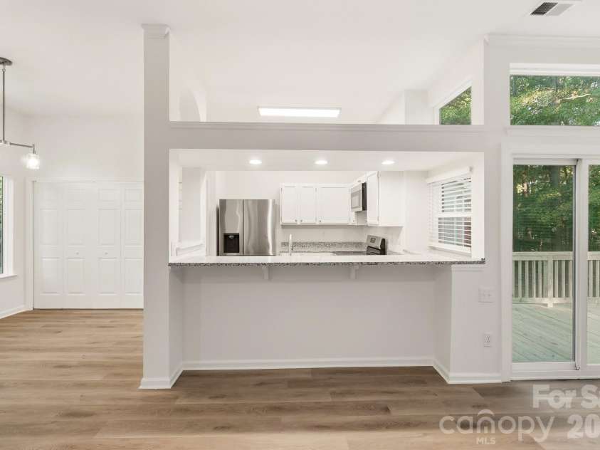 6044 Acadian Woods Drive, Charlotte, NC 28227.  MLS# CAR4430884, YatesRealty ID 57437. 