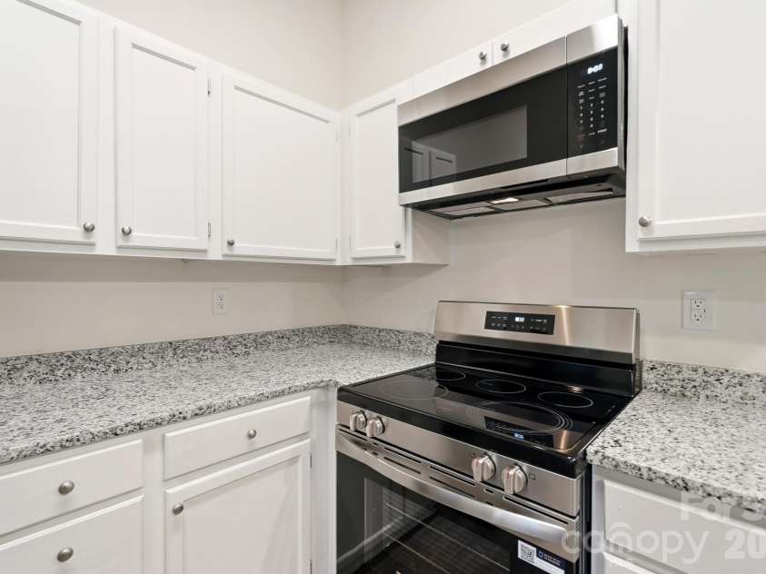 6044 Acadian Woods Drive, Charlotte, NC 28227.  MLS# CAR4430884, YatesRealty ID 57437. 